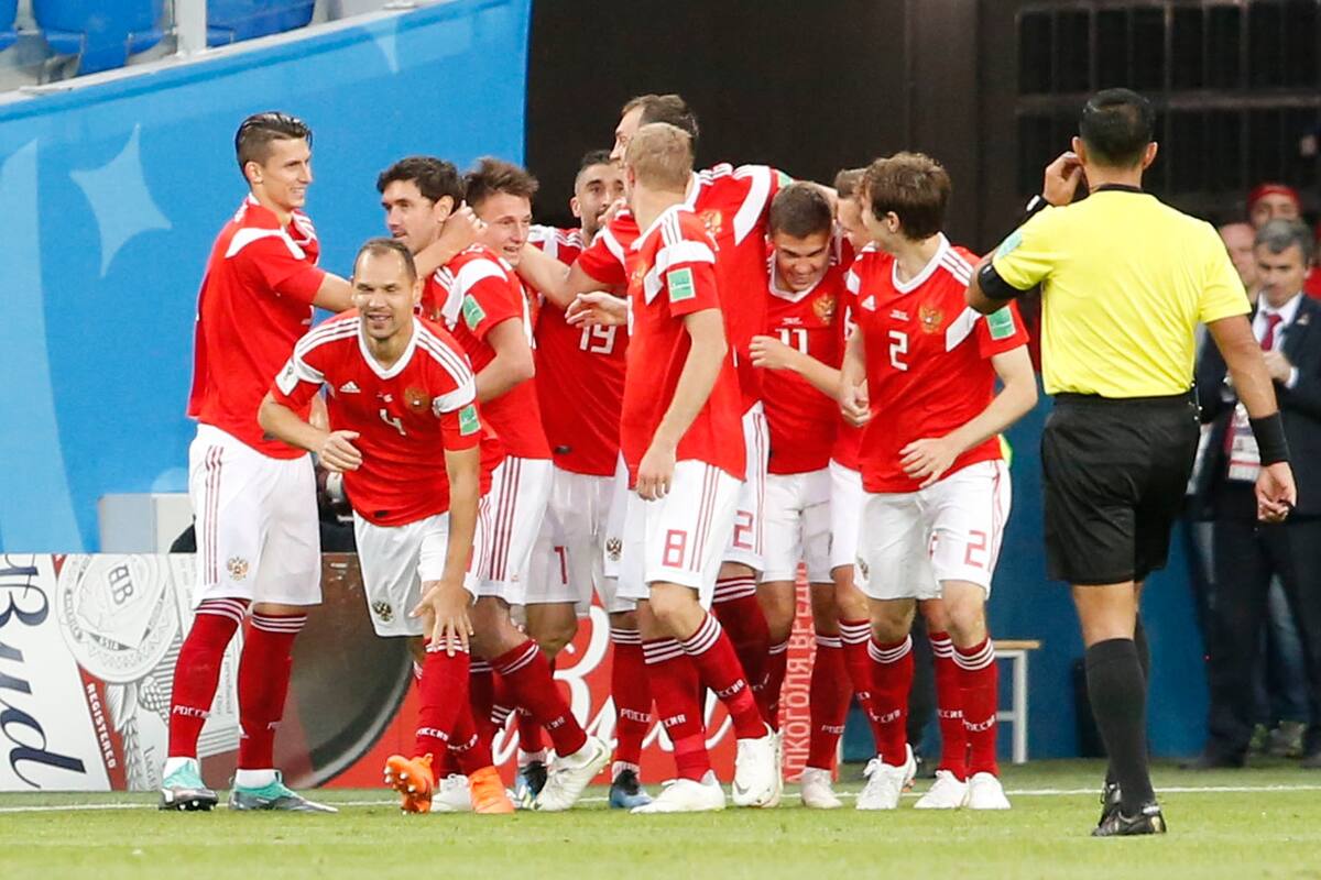 El país anfitrión fue el primero en clasificarse a octavos de final