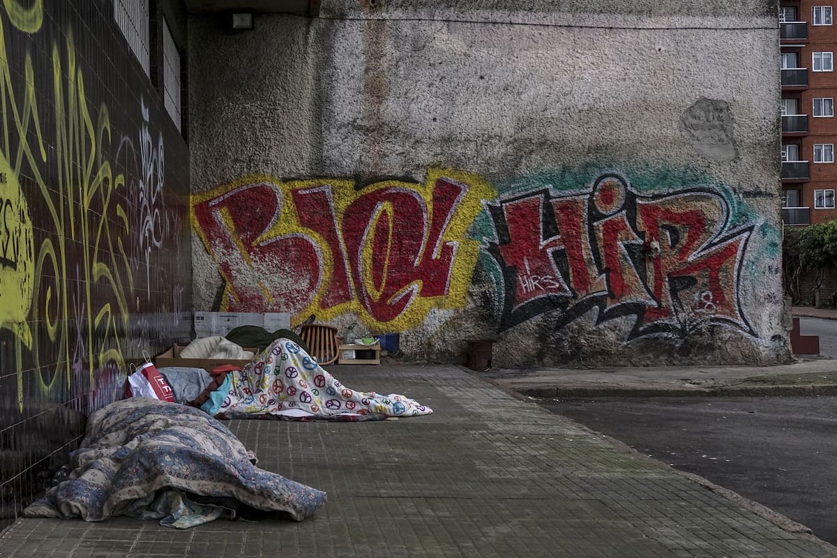 El país cuenta con una ley que dispone la obligatoriedad del Estado de prestar asistencia a las personas en situación de calle
