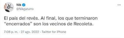 "El país del revés", la mirada de Nik sobre los incidentes en Recoleta (Foto: Captura de Twitter)