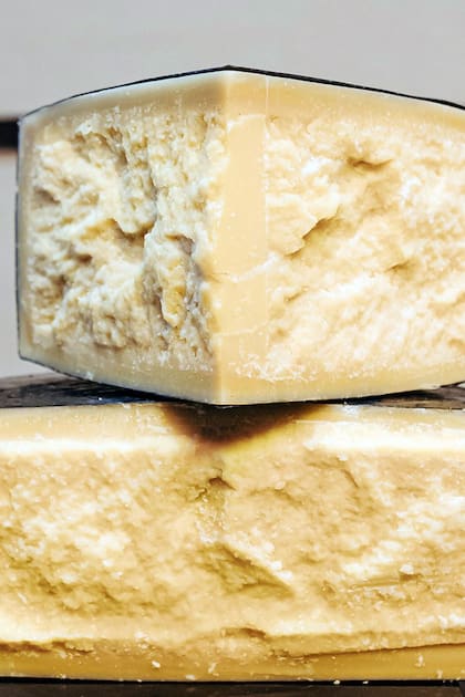 El país produce más de 450.000 toneladas de queso al año y cuenta con aproximadamente más de 100 variedades