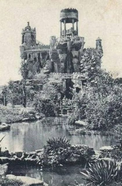 El paisaje de la gruta de Constitución se completaba con un pequeño lago, todo lo que era moda para los paseos públicos a fines de 1800