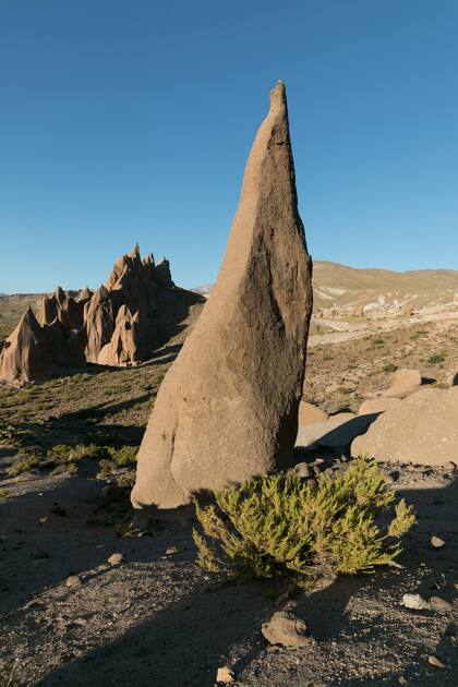 El paisaje en Los Bolillos es realmente único. Las formaciones rocosas cambian de color y forma según la luz del sol y la dirección del viento.
