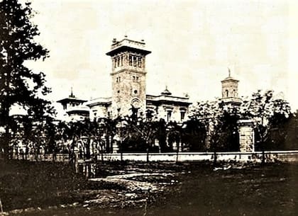 El palacete que perteneció a Honorio Stoppani y, más tarde, a Teófilo Barañao; fue vivienda familiar y tuvo otras utilidades hasta que desapareció