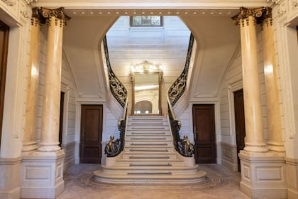 El palacio Ceci es una fiel exponente de la arquitectura ecléctica de principios del siglo XX