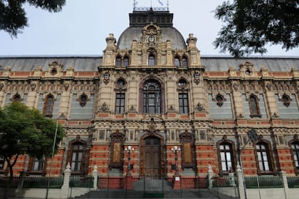 El Palacio de aguas corriente ubicado en Av. Córdoba funcionó como depósito almacenador hasta 1894.