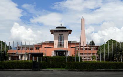 El Palacio de Narayanhiti, antigua residencia de la familia real. Tras la abolición de la monarquía, el edificio y sus terrenos fueron convertidos en museo