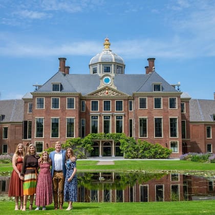 El Palacio Huis ten Bosch es la residencia principal de los reyes Guillermo Alejandro y Máxima y de sus hijas, las princesas Amalia, Alexia y Ariane (Foto: Instagram @queen.maxima / @koninklijkhuis)