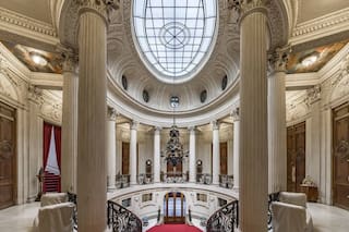 El palacio porteño que visitó Juan Pablo II y también alojó a Pío XII y a Francisco antes de sus entronizaciones