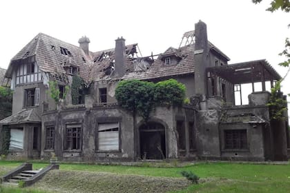 El palacio Sans Souci, ubicado en Villa Aguirre, Tandil, está abandonado hace más de 40 años