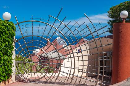 El Palais Bulles de Pierre Cardin en Théoule-sur-Mer, Alpes Maritimes, Francia