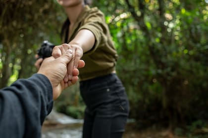 El paleontólogo definió al Homo sapiens como una especie cooperativa que convirtió la supervivencia individual en un esfuerzo colectivo