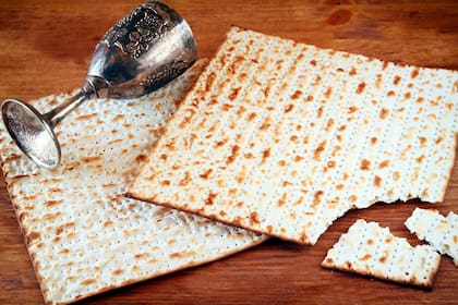 El pan ácimo o matzá es uno de los elementos preponderantes en la celebración del Pésaj