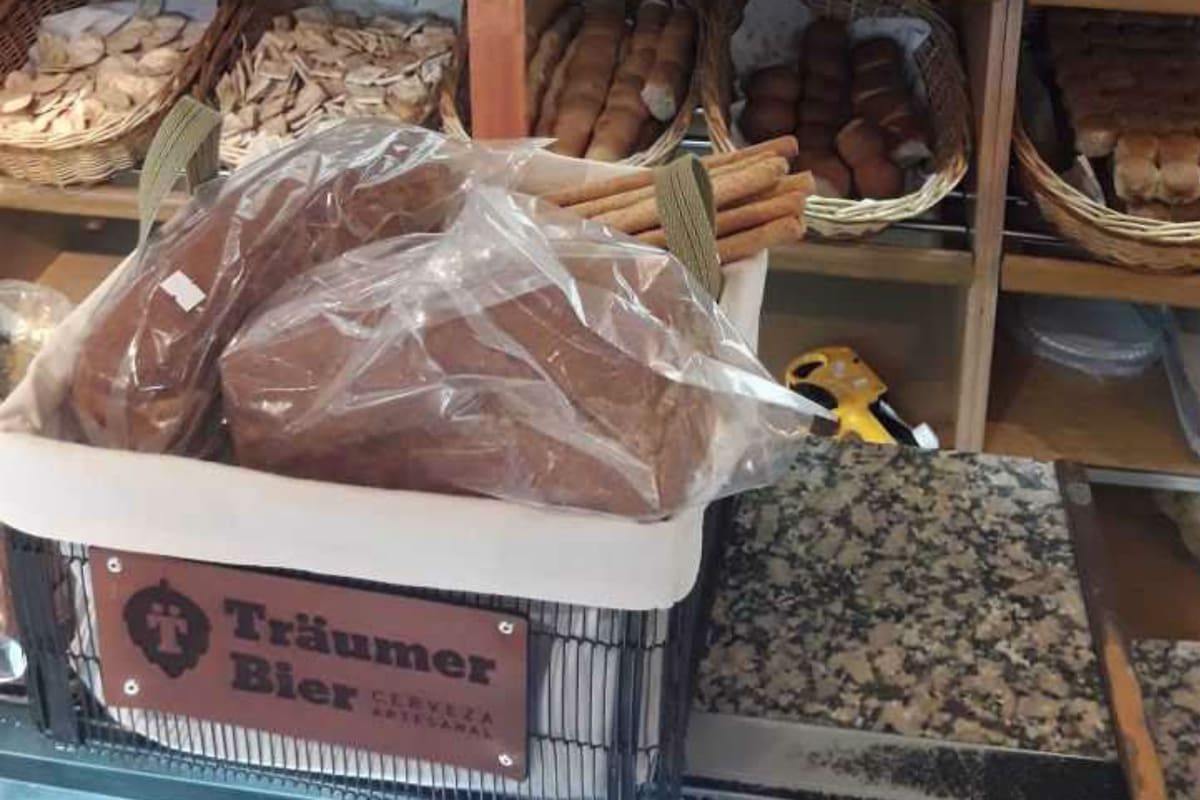 El pan de cebada, fruto de la alianza entre la cervecería y la panadería