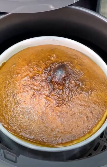El pan de elote puede estar listo en la freidora de aire en 45 minutos
