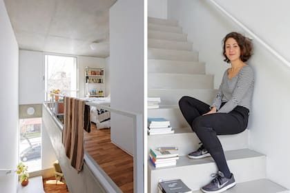 El paño frente a la escalera ilumina el acceso al primer piso, donde están el cuarto y el baño. La arquitecta Josefina Sposito, dueña de casa.