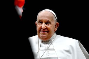 El Papa defendió la bendición católica a las parejas homosexuales y atacó a sus críticos