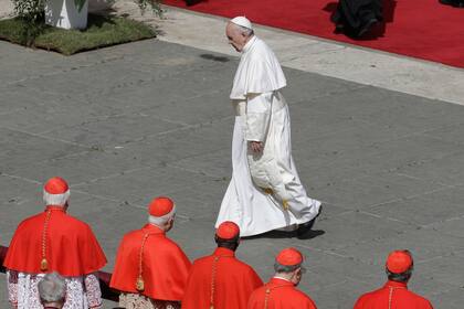 El Papa al terminar su discurso en la misa de Pascua