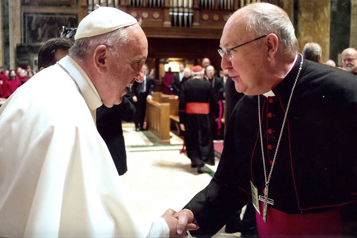 El Papa con el cardenal Kevin Farrell