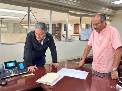 El papá de los detenidos aseguró que solo se puede comunicar mediante llamada telefónica y que sus hijos aún no han podido acceder a una asistencia legal