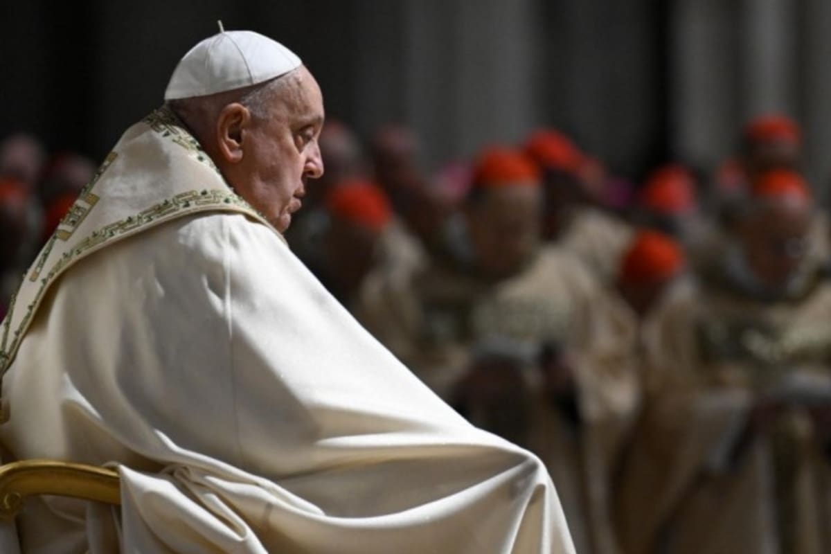 El Papa dio inicio al Jubileo con la apertura de la Puerta Santa