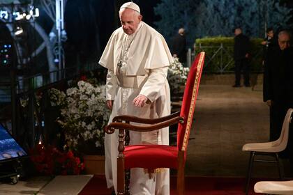 El Papa, durante el Via Crucis en el Coliseo