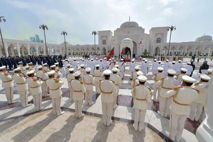 El Papa Francisco asiste a una ceremonia de bienvenida en el Palacio Presidencial en Abu Dabi, Emiratos Árabes Unidos.