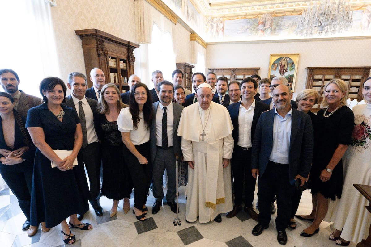 El papa Francisco con los miembros de la fundación Vitae Global