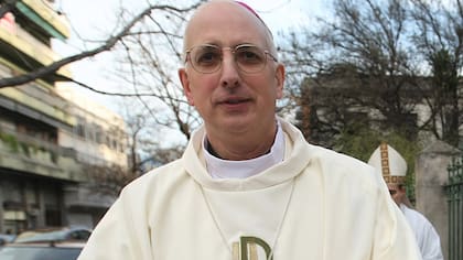 El papa Francisco designó a monseñor Olivera como nuevo obispo castrense