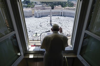 El papa Francisco busca llegar al fondo de la investigación de los escándalos financieros