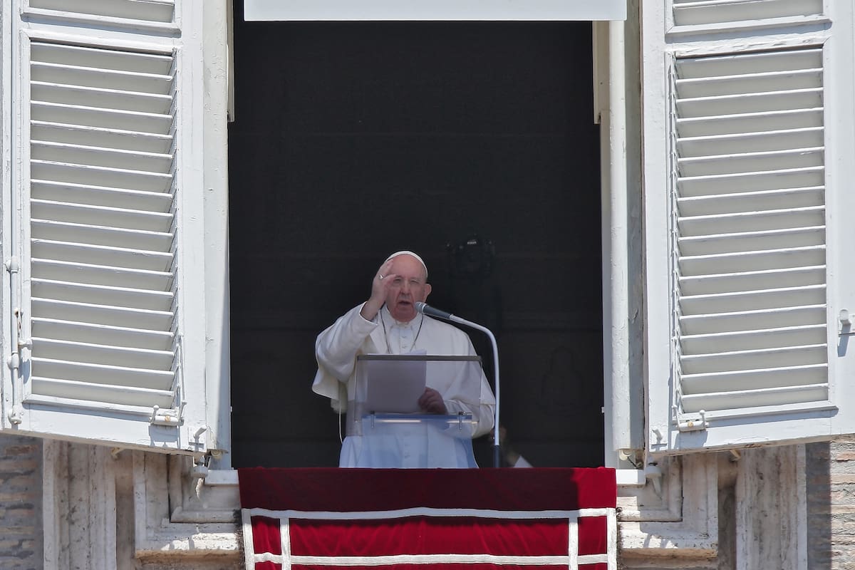 El papa Francisco donó un millón de euros a un fondo de ayuda que creó para desocupados de Roma
