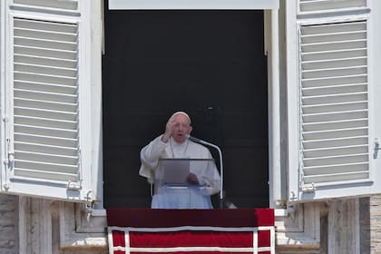 El papa Francisco donó un millón de euros a un fondo de ayuda que creó para desocupados de Roma