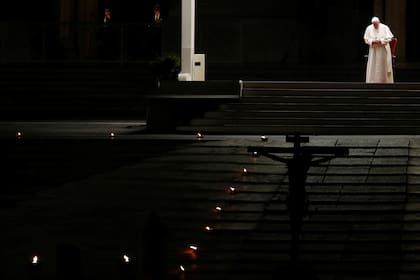 El Papa Francisco durante el Via Crucis