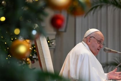 El papa Francisco durante su saludo navideño.