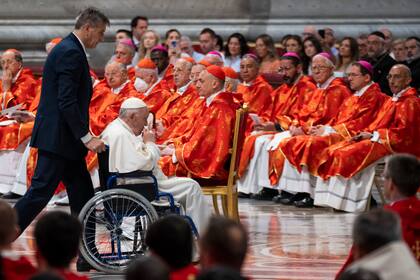El papa Francisco, en silla de ruedas, la semana pasada