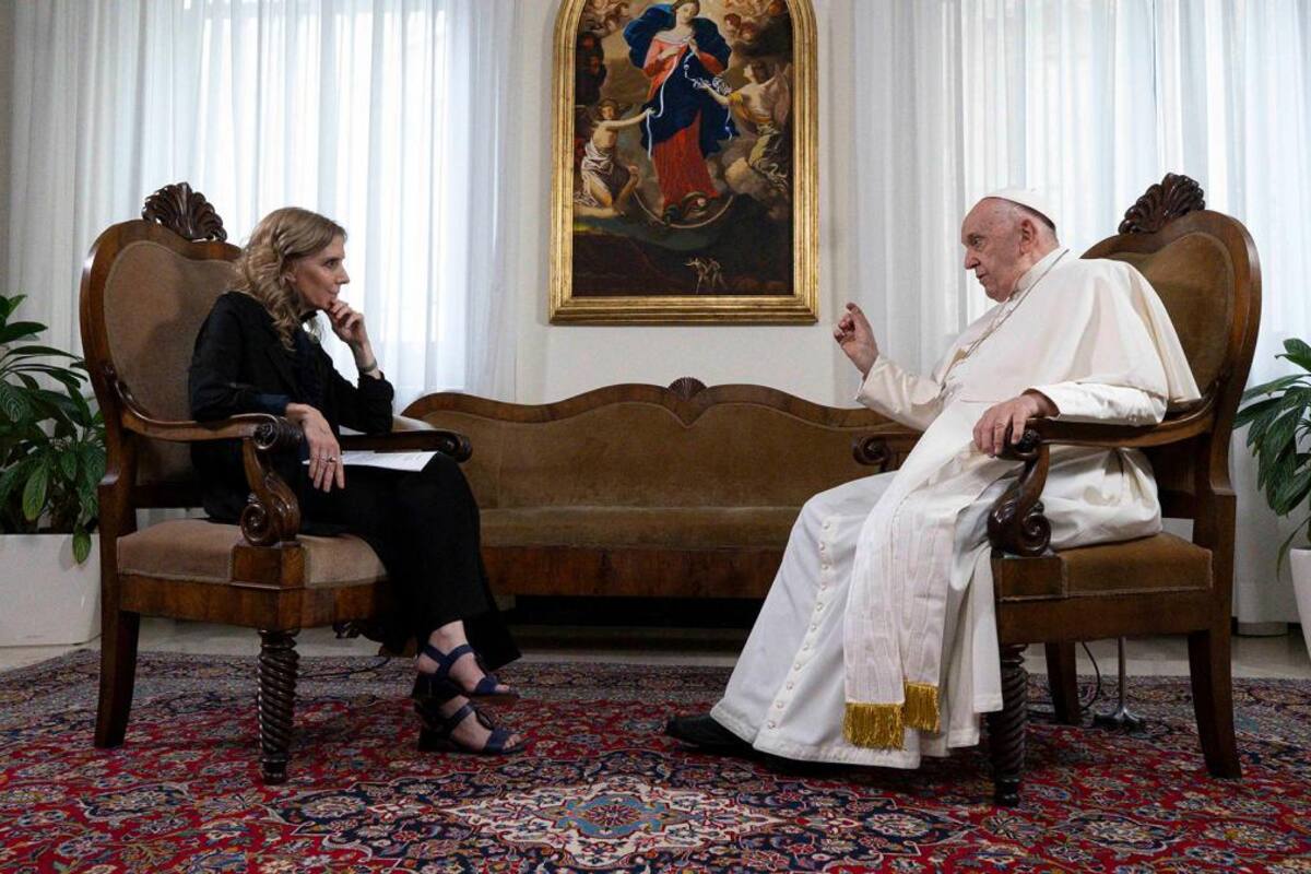 El papa Francisco, entrevistado por la agencia oficial de noticias Télam, en Santa Marta
