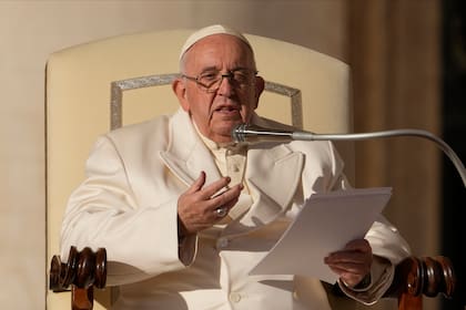 El papa Francisco habla durante la audiencia general semanal en el Vaticano, miércoles 23 de noviembre de 2022. (AP Foto/Andrew Medichini)