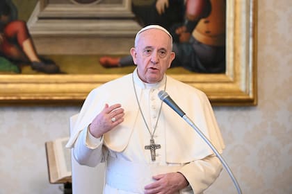 El Papa cuestionó la exigencia de los obispos de volver a misa en cuarentena