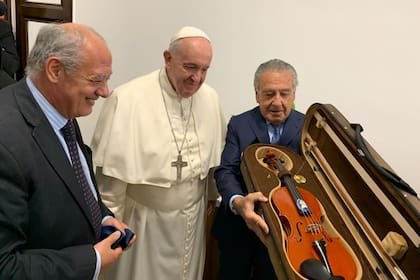 El Papa Francisco junto a Eduardo Eurnekian
