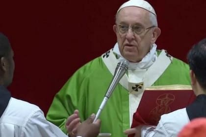 El papa exigió la dimisión de Yannuzzi