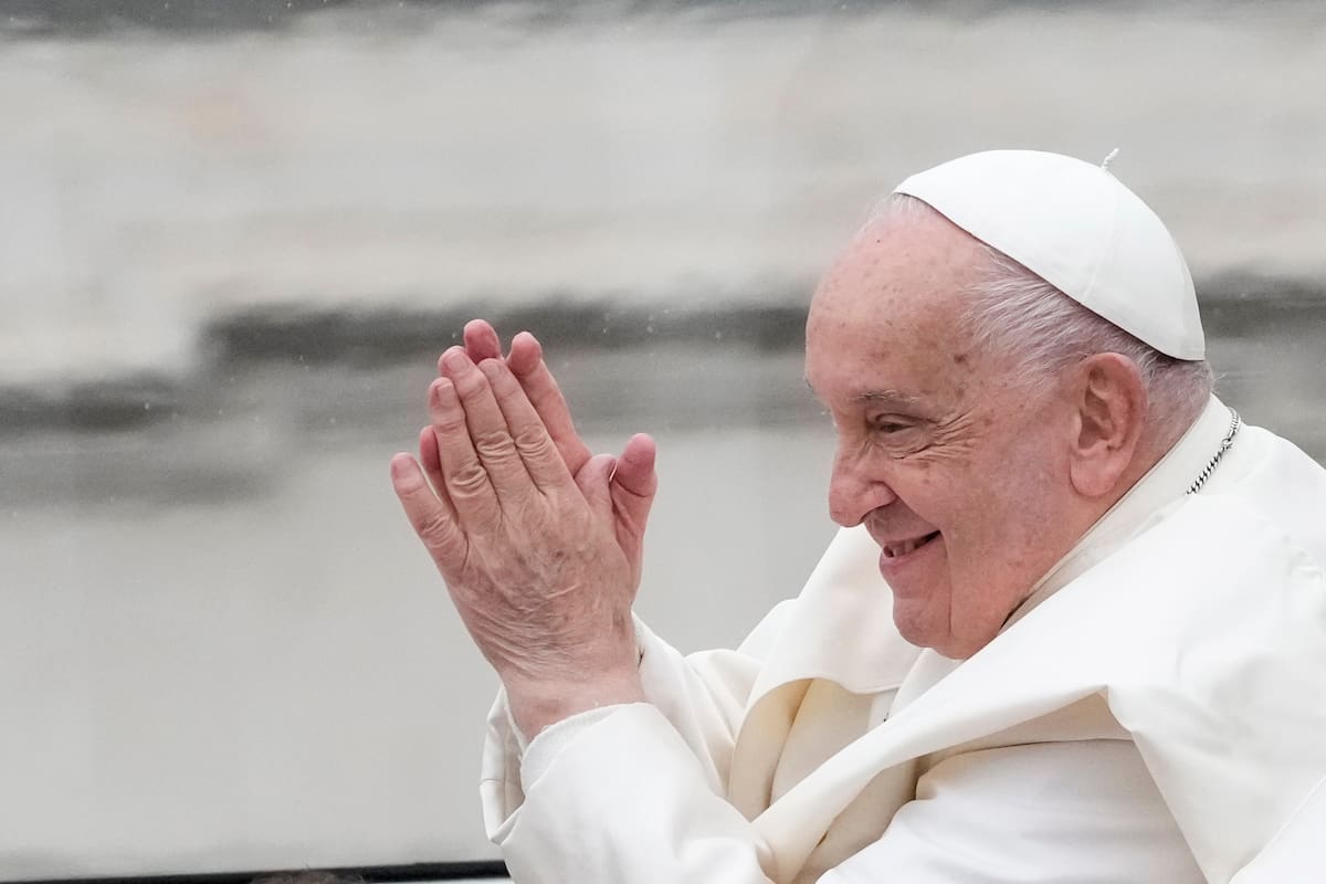 El papa Francisco tiene 88 años y este viernes 14 de febrero fue internado por una bronquitis (Foto AP /Gregorio Borgia)