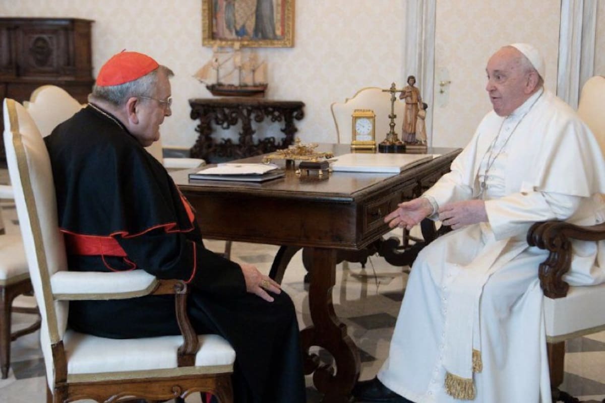 El papa Francisco y el cardenal Burke