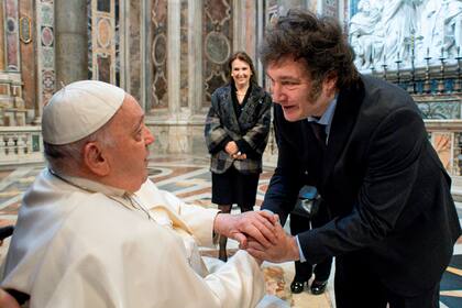 El Papa Francisco y el presidente de la Nación, Javier Milei, tuvieron expresiones de afecto en el Vaticano