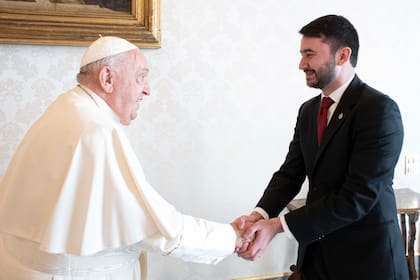 El papa Francisco y el secretario de Culto, Nahuel Sotelo