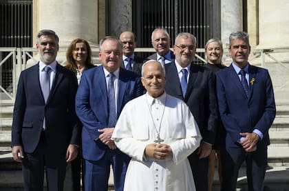 El Papa, junto a senadores de Santa Fe, durante una audiencia en el Vaticano