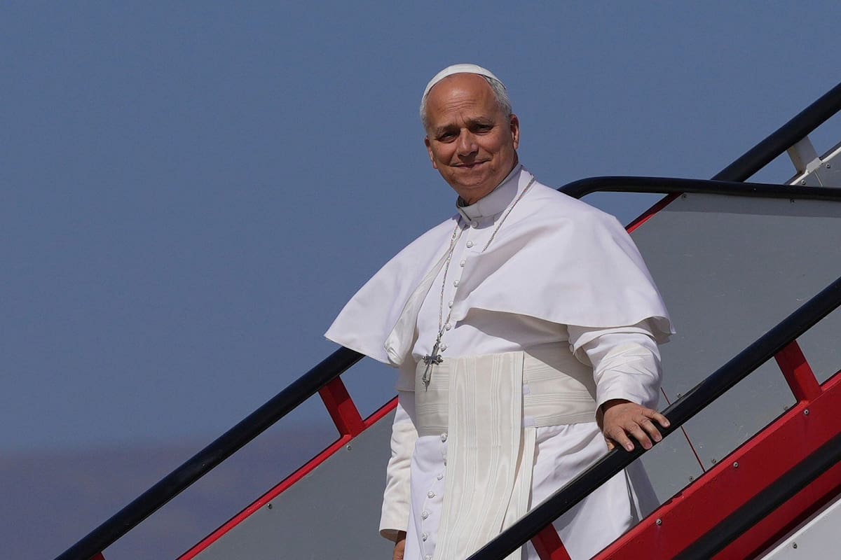 El papa León en el aeropuerto militar de Gran Canaria, el 11 de junio de 2026 (AP/Alessandra Tarantino)
