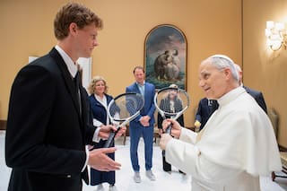 El papa León juega tenis con devoción, parte de su espiritualidad agustiniana