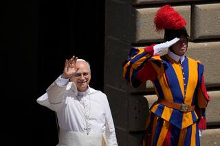 El papa León XIV, en la clausura del Jubileo, insta a la generosidad hacia los extranjeros