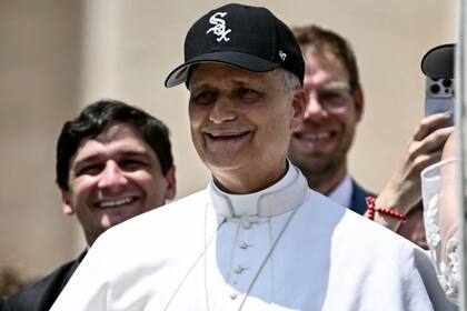 El papa León XIV fue fotografiado en el Vaticano con la gorra de los White Sox, gesto que provocó celebraciones en la comunidad beisbolera
