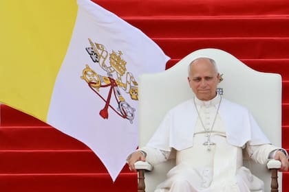 El papa León XIV se reúne con representantes del mundo de la cultura en el Campus León XIV de la Universidad Nacional de Malabo, en el noveno día de su viaje apostólico de 11 días a África