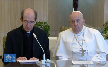 El Papa no pudo salir al balcón a dar misa